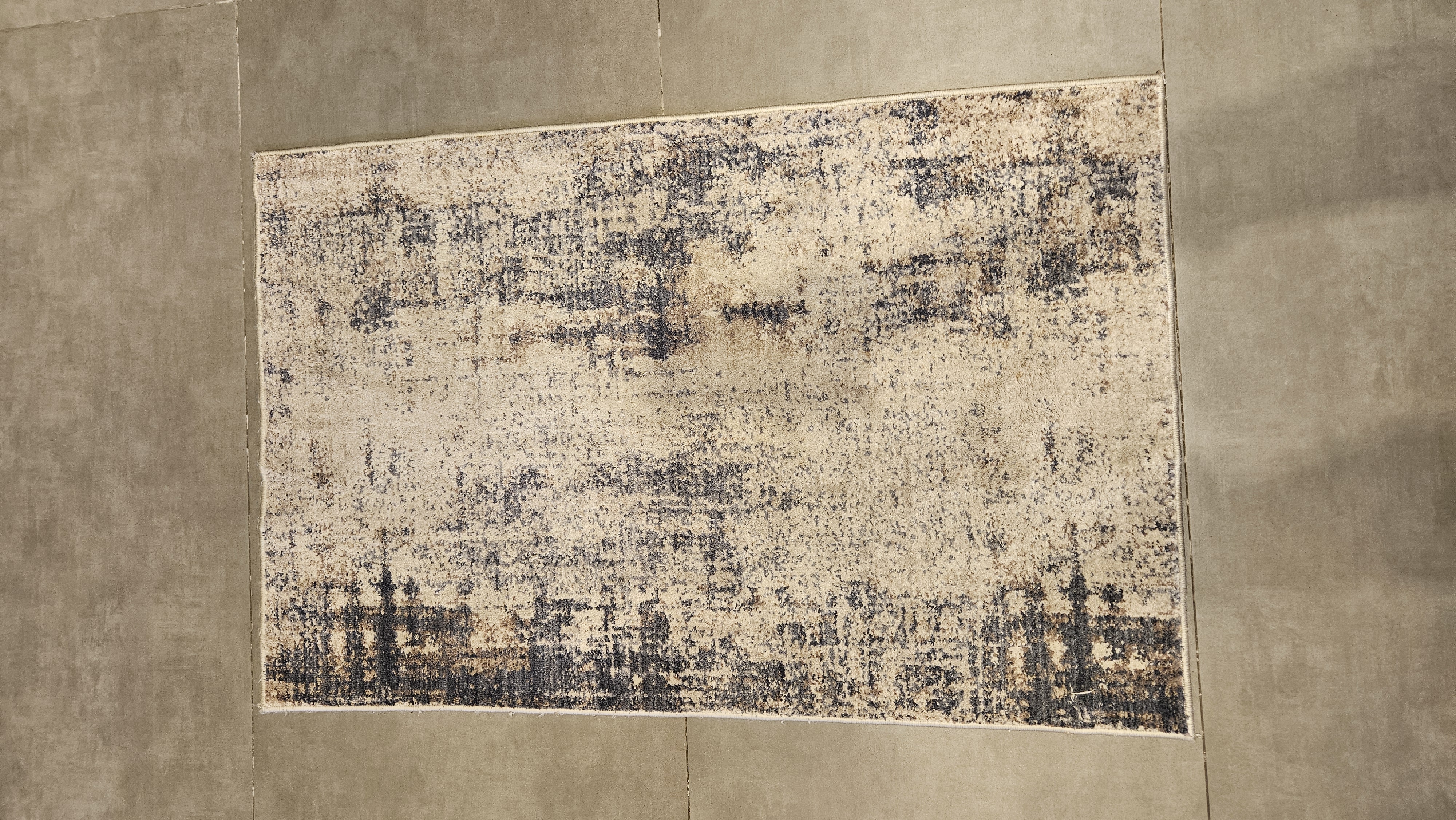 Abstract Distressed Modern Area Rug 2.5 ft x 4 ft
